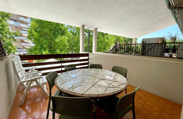 Spacious duplex near the beach