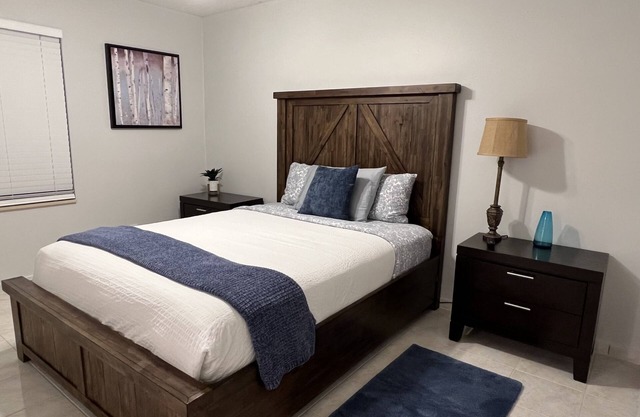 Spacious 1-bedroom just mins to WEF