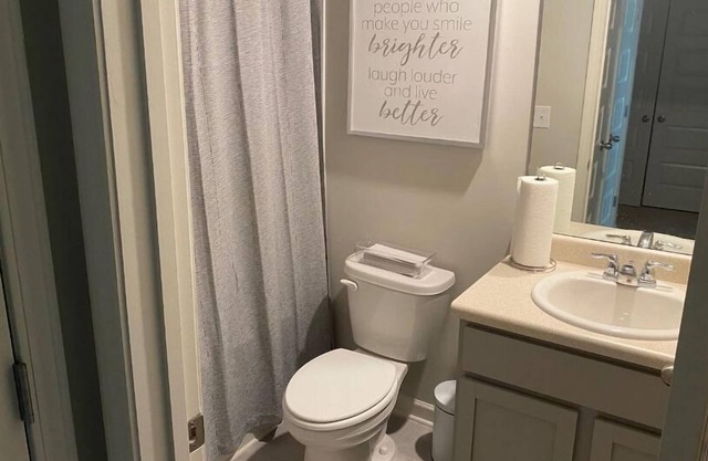 Spacious 1 bedroom town house