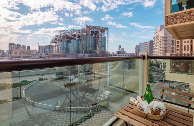 Spacious 1BR in Al Jaddaf with Creek Skyline Views