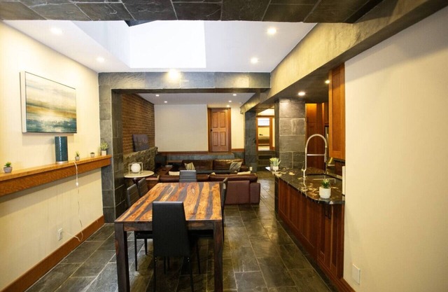Spacious 1st Floor Apt in Dtown Location + 2BR/2BA