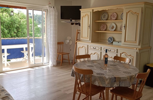 SPACIOUS 2/4-PERSON APARTMENT WIFI/AIR CONDITIONING