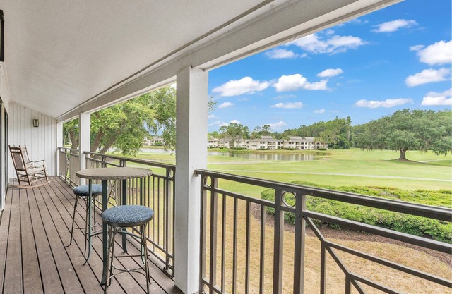 Spacious 2BR Golf View Condo w/2 En Suites, Patio & Smart TVs – Perfect for Family or Golf Getaways