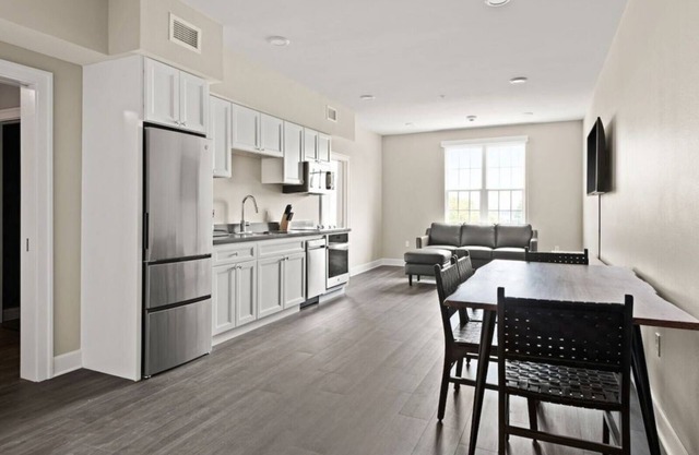 Spacious 2BR Suite Near Bourbon Street Excitement