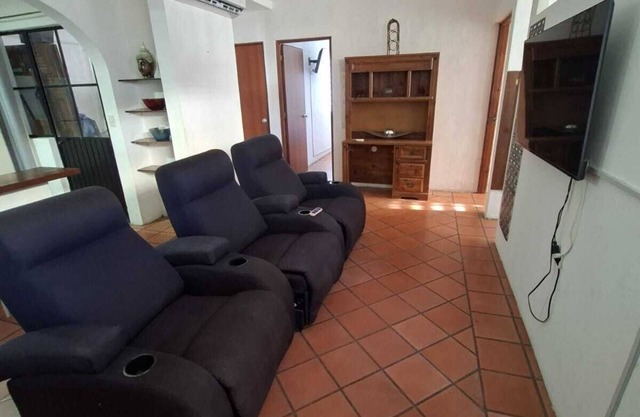 Spacious 3-bedroom apartment with AC, WiFi in charming Puerto Vallarta