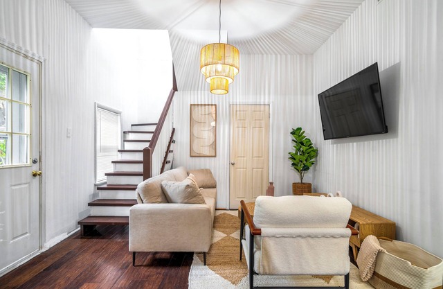 Spacious 3-bedroom apartment 5 min from Wrigleyville