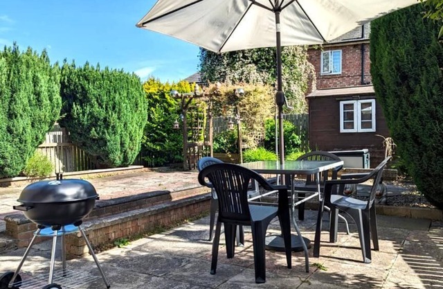 Spacious 3 bedroom house close to Newcastle Centre