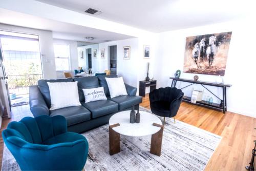 Spacious 3 Bedroom Home Near LA Close to Disneyland, Universal, Free Parking and Yard