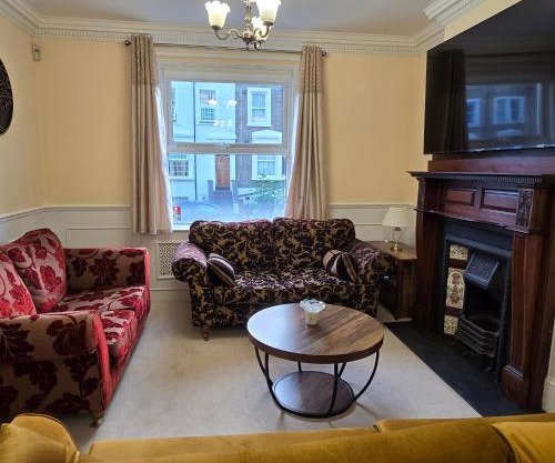 Spacious 3 Double Bedroom Property in South East London