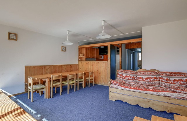 Spacious 3-Room Apartment for 7, Close to Arc 1600 Slopes and Shops