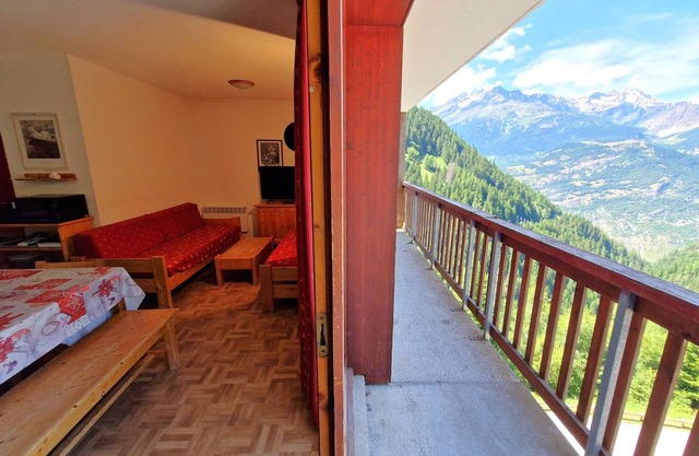 Spacious 3-room apt + cabin, 10 ppl, central location, Valfréjus