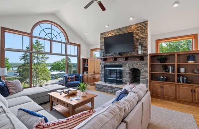 Spacious 3-Story Updated Fish Creek Condo – Walk to Downtown, Decks & Views