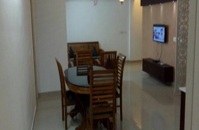 Spacious 3bhk flat at heart of the town.(2ac)