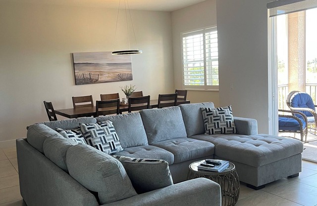 Spacious 3BR Condo in Majestic Palms, Iona mins from Fort Myers Beach & Sanibel