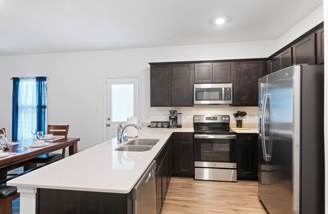 Spacious 3BR Home with Large Backyard – Perfect for Families!