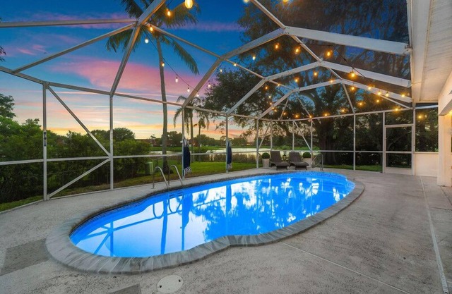 Spacious 4-Bedroom West Palm Beach Pool Home w/Games, Lake Views & Beach Gear