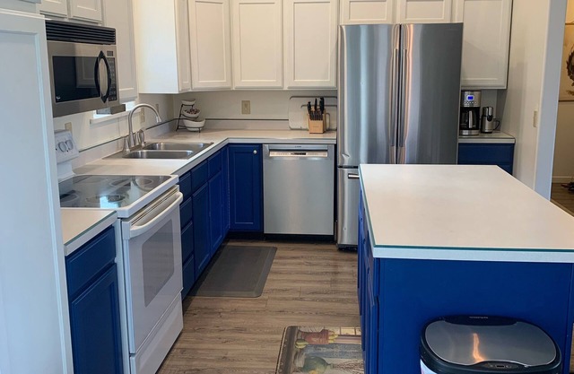 Spacious 4 Bedroom, 3 Bath Home Only 1/2 Mile From Downtown - Cody, WY