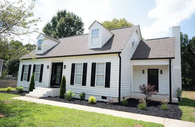 Spacious 4-Bedroom Cape Cod Style Home – Matthews, NC