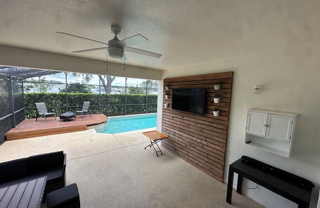 Spacious 4-bedroom house close to Disney !