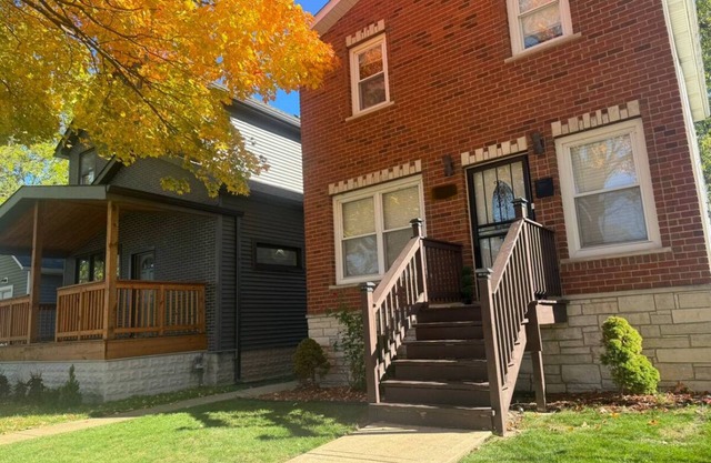 Spacious 4-bedroom house in fabulous Chicago Back Yard Pond, and Theatre