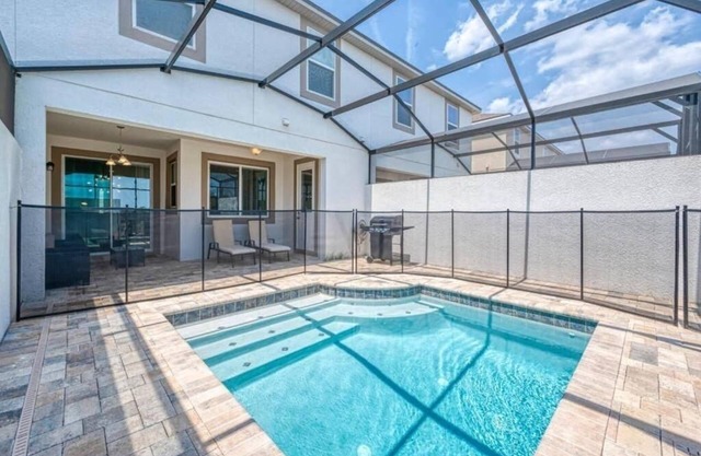 Spacious 4-bedroom Home close to Disney at Solara Resort