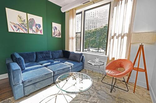 Spacious 420 Friendly 3BR Retreat Near McCormick Place and Soldier Field