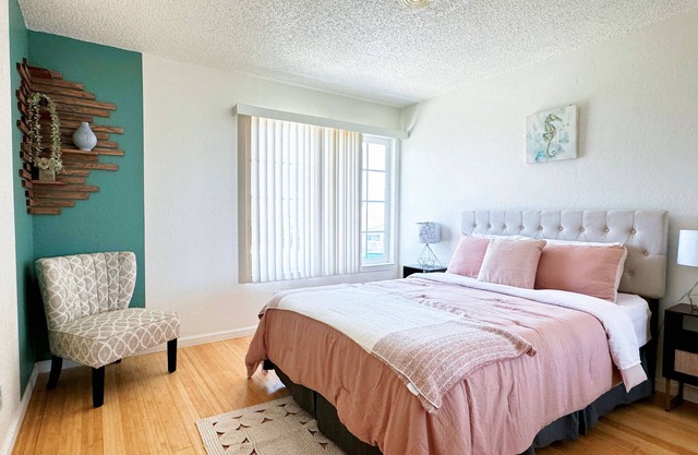 Spacious 4B2B Home + 2 FREE Aquarium Tickets Perfect Getaway in Monterey