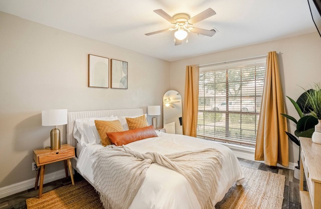 Spacious 4BR/2.5BA Houston Home, Pool, WiFi & AC Included