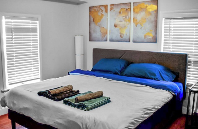 Spacious 4BR/Arcade & Games/LuxCafe/2 King Beds/30min to NYC