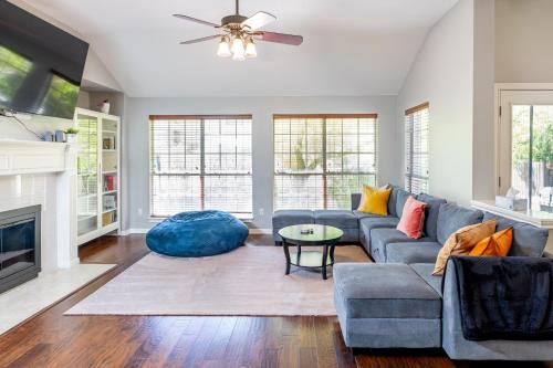 Spacious 4BR Home Away From Home at Avery Ranch!