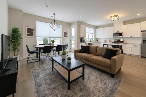 Spacious 4BR Home- Perfect for Groups WV1