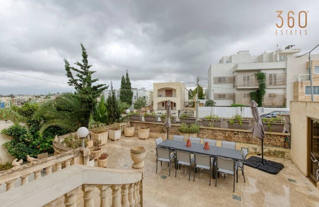 Spacious 4BR Oasis in the Heart of St. Julians