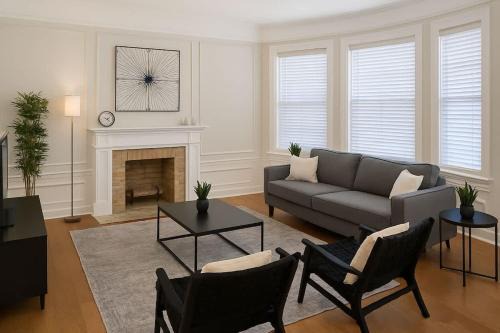 Spacious 4BR Retreat - Chase E1