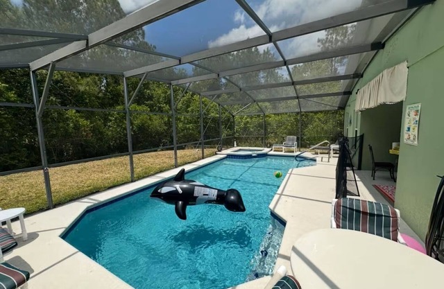 Spacious 5-bedroom home with pool near Disney in Davenport - Enchanted Hollow