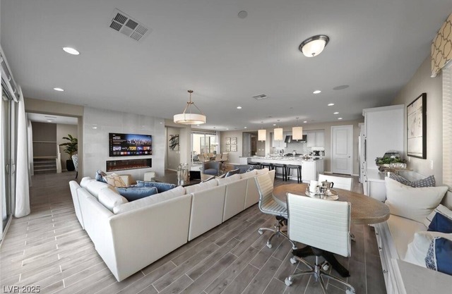 Spacious 5-bedroom house in amazing Las Vegas with AC