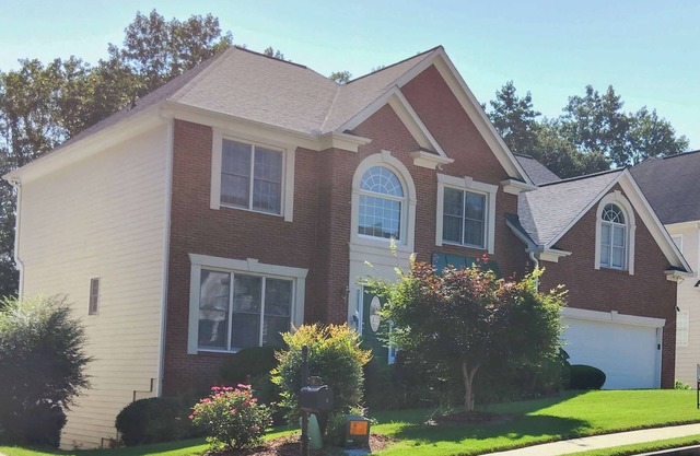Spacious 5-bedroom house with fitness room and AC in fabulous Norcross