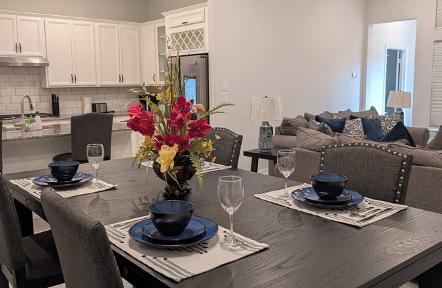 Spacious 5-bedroom house in fabulous Katy with AC