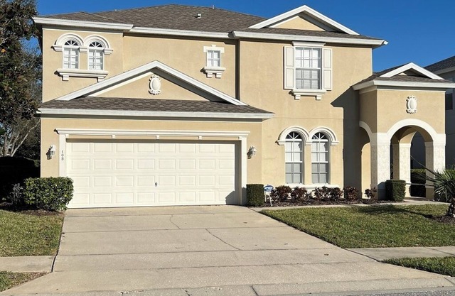 Spacious 5-bedroom/4-bath house within easy reach of 'The Disney Parks'