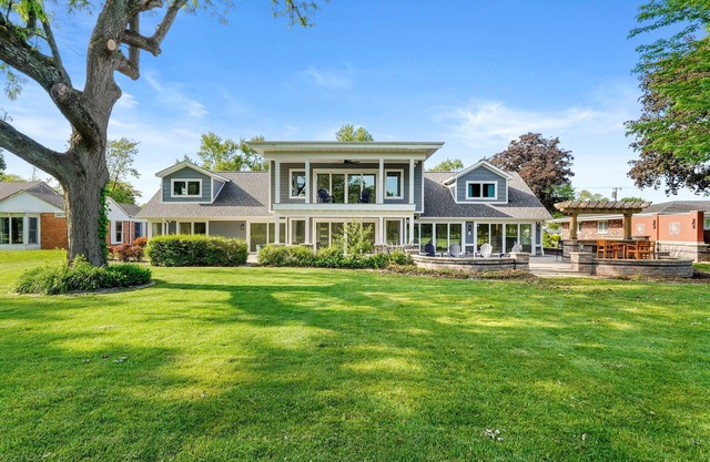 Spacious 5-Bedroom Golf Course Home Perfect for Getaways & Special Occasions