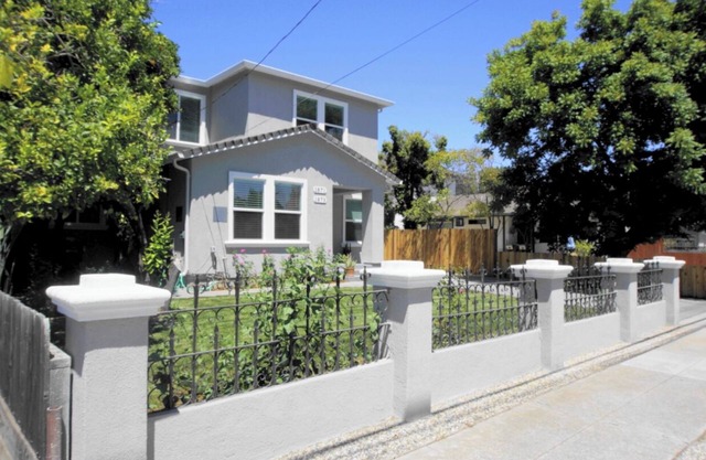 Spacious 5-bedroom house with AC and WiFi in charming Santa Clara