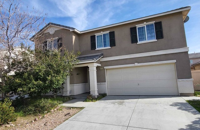 Spacious 6-bedroom house in fabulous Lancaster