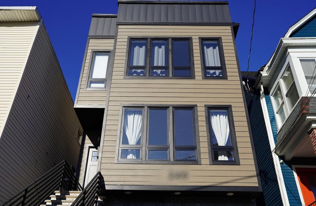 Spacious 7-bedroom house in Jersey City