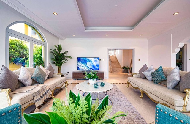 Spacious 7-bedroom villa with AC and WiFi in welcoming Dubai