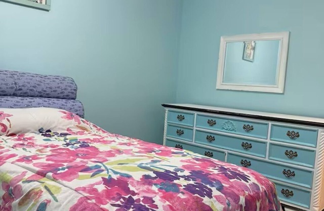 Spacious 7BR Retreat with Huge Pool, Hot Tub & Private Arcade!