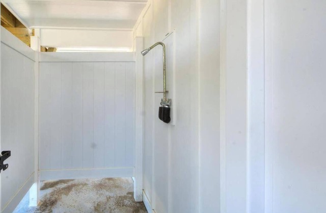 Spacious 8-bedroom apartment in charming Oak Island with AC