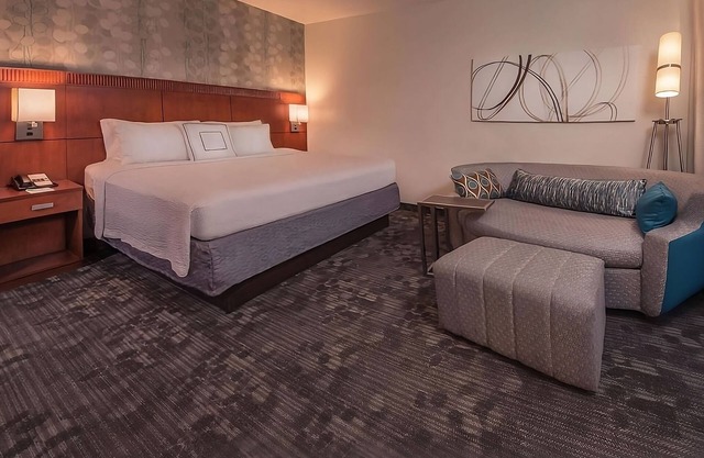 Spacious Accessible Room, w/Self- Parking, Pets are Allowed