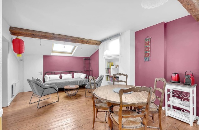 Spacious and bright in the historic center
