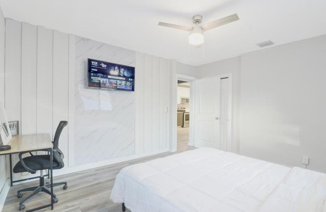 Spacious and luxurious home centrally located between Miami and Ft. Lauderdale
