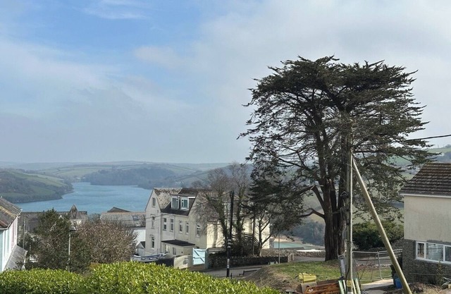 Spacious and Modern Seaside Home, 5 mins wlk from the centre of Salcombe