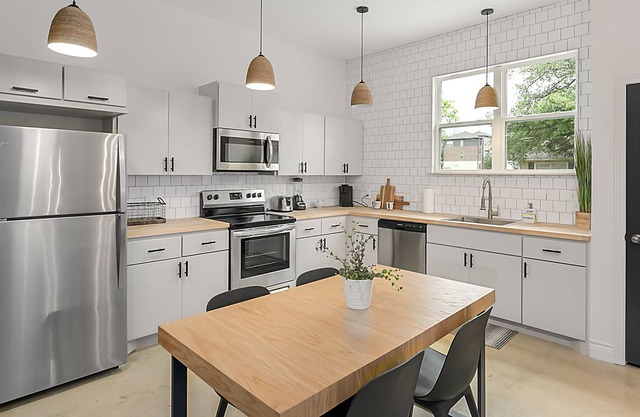 Spacious and Stunning Studio with Large Kitchen!